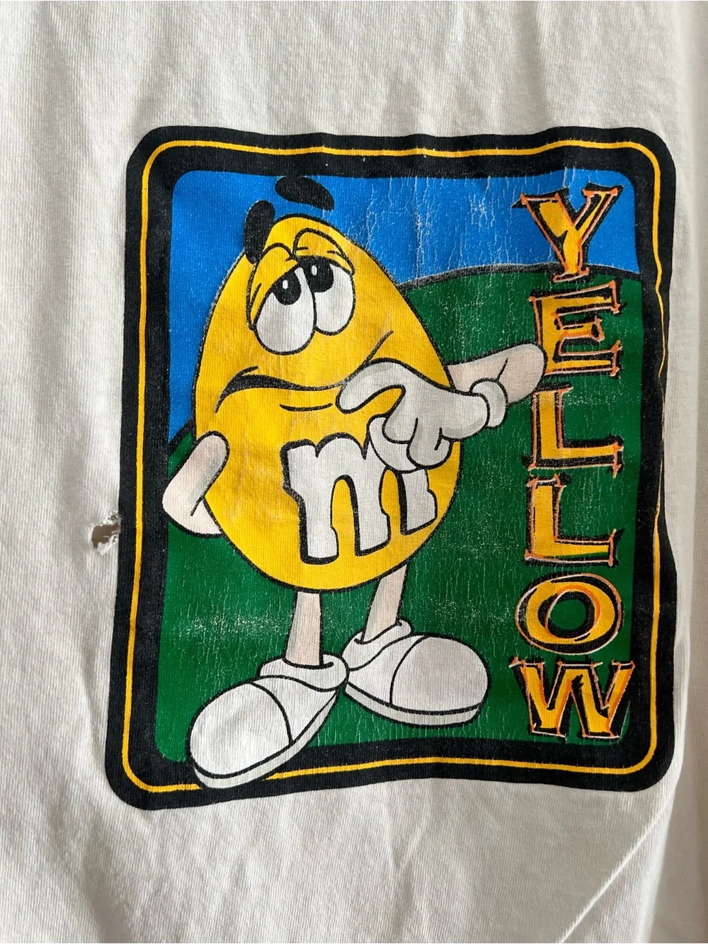 90’s Men's M&M Cream Short-Sleeve Graphic T-Shirt